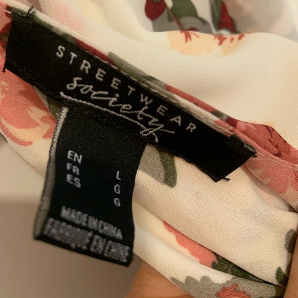 Cute summer halter top (2 for 20$) - Picture 4 of 4